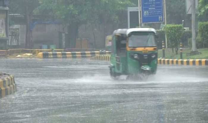 Punjab Weather Forecast Today Chance of light to moderate rain in these districts of Punjab today Punjab Weather Forecast Today: ਪੰਜਾਬ ਦੇ ਇਨ੍ਹਾਂ ਜ਼ਿਲ੍ਹਿਆਂ 'ਚ ਅੱਜ ਹਲਕੀ ਤੋਂ ਦਰਮਿਆਨੀ ਬਾਰਿਸ਼ ਦੀ ਸੰਭਾਵਨਾ