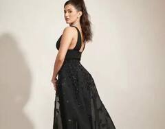 Amyra Dastur Photo: અમાયરા દસ્તૂરનો બ્લેક ડ્રેસમાં જોવા મળ્યો સ્ટાઈલિશ અંદાજ, જુઓ તસવીરો