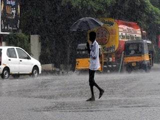 திண்டுக்கல்லில் கொட்டி தீர்த்த கோடை மழையால் பொதுமக்கள் மகிழ்ச்சி..!