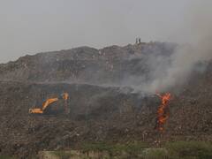 Bhalswa Landfill Fire: भलस्वा लैंडफिल आग मामले में DPCC का बड़ा एक्शन, एमसीडी पर लगाया 50 लाख रुपये का जुर्माना