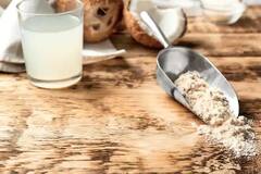 Coconut Oil Side Effects : खोबरेल तेल त्वचेला लावताय? वेळीच सावध राहा; अन्यथा...