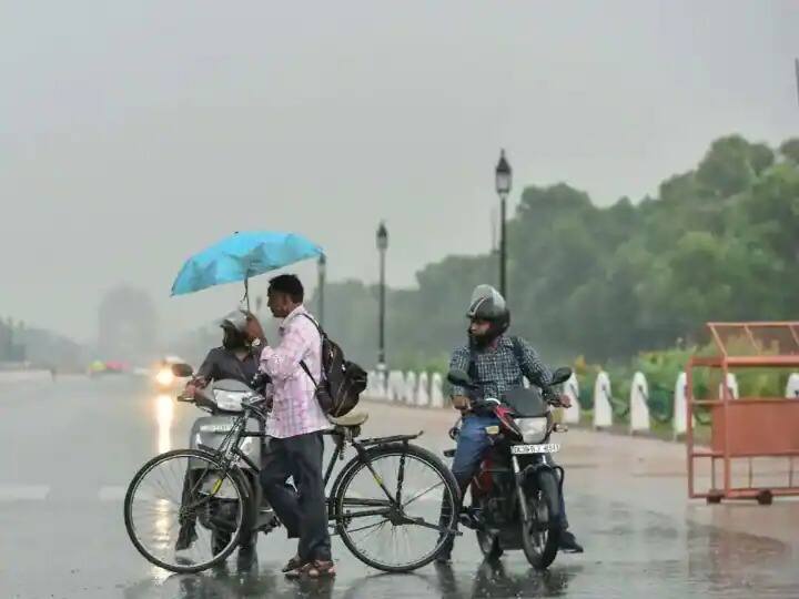 Delhi NCR Rain in Many Areas Relief from Scorching Heat Temperature Dropped Delhi-NCR Rain: दिल्ली-एनसीआर में झमाझम बारिश, भीषण गर्मी से लोगों को मिली राहत
