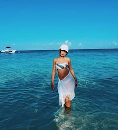 જલપરી બનીને સમુદ્રમાં મસ્તી કરતી દેખાઇ Avneet Kaur, બિકીનીમાં સ્ટનિંગ તસવીરો વાયરલ