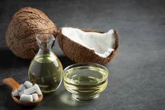Coconut oil Side Effects: નારિયેળ તેલ લગાવવાથી ચામડીને થઈ શકે છે આ નુકસાન