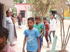 Etawah News: 947 प्राथमिक और 537 उच्च प्राथमिक विद्यालयों में नहीं मिली किताब, अब अधिकारी ने दिया ये बयान