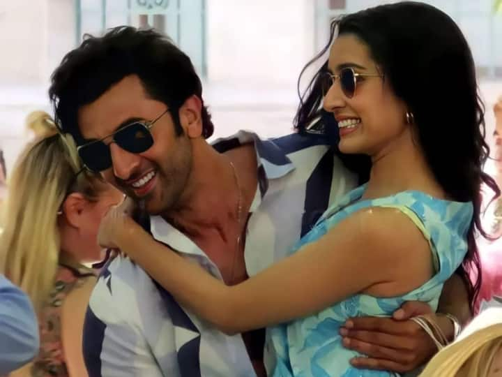 Ranbir Kapoor Holds Shraddha Kapoor In His Arms During The Shoot Of Luv Ranjan's Film - See VIRAL Photos Ranbir Kapoor Holds Shraddha Kapoor In His Arms During The Shoot Of Luv Ranjan's Film - See VIRAL Photos