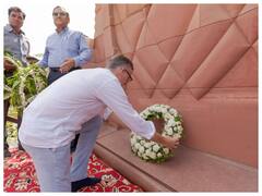 Jallianwala Bagh: ब्रिटिश उच्चायुक्त ने जालियांवाला बाग नरसंहार को बताया शर्मनाक और काला दिन, स्वर्ण मंदिर में टेका माथा