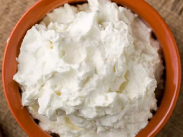 homemade white butter easy recipe White Butter Recipe: घर में सफेद मक्खन कैसे बनाएं? जानें सबसे आसान तरीका