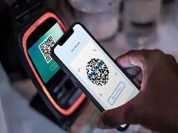 UPI Limit: UPI (યૂનિફાઇડ પેમેન્ટ ઇન્ટરફેસ) આજે સૌથી ફાસ્ટ અને સૌથી આસાન ચૂકવણીના પ્રકારોમાંથી એક છે, પણ આનાથી લેવડદેવડની એક લિમીટ સુધી જ કરી શકાય છે. જાણો આના માટે શું છે નિયમો...........