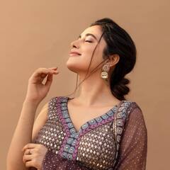 Actress Priyankaa Mohan: உனைத்தேடியே மனம் சுத்துதே... நடிகை பிரியங்கா மோகனின் கலக்கல் போட்டோஸ்