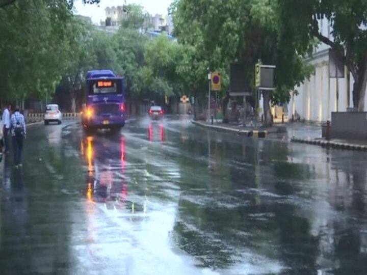 Rain starts in Mumbai from early morning, warning of torrential rains in Central Maharashtra including Konkan Monsoon News : मुंबईत पहाटेपासून पावसाला सुरुवात, कोकणासह मध्य महाराष्ट्रात मुसळधार पावसाचा इशारा 