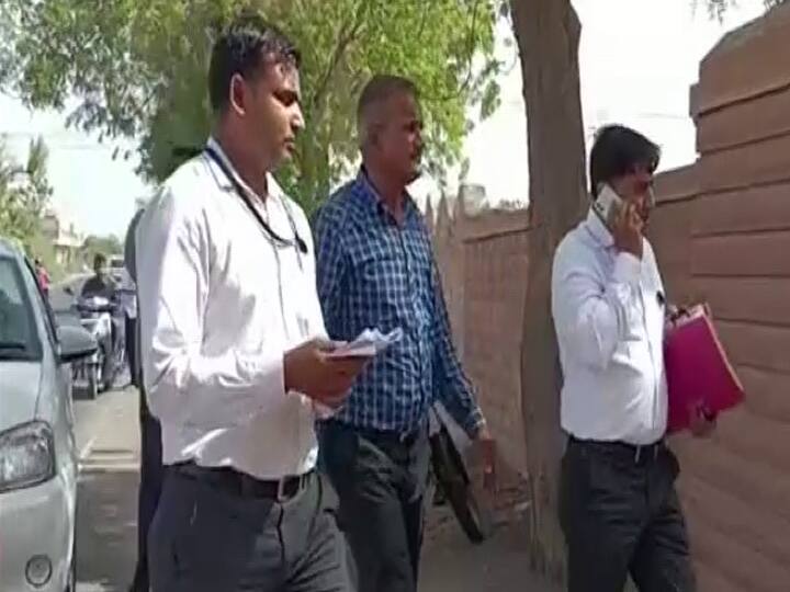 Delhi CBI raids Rajasthan CM Ashok Gehlot brother Agrasen Gehlot residence Jodhapur Rajasthan CBI Raid: सीएम अशोक गहलोत के भाई के ठिकानों पर CBI की रेड, फर्टिलाइजर स्कैम से जुड़ा है मामला
