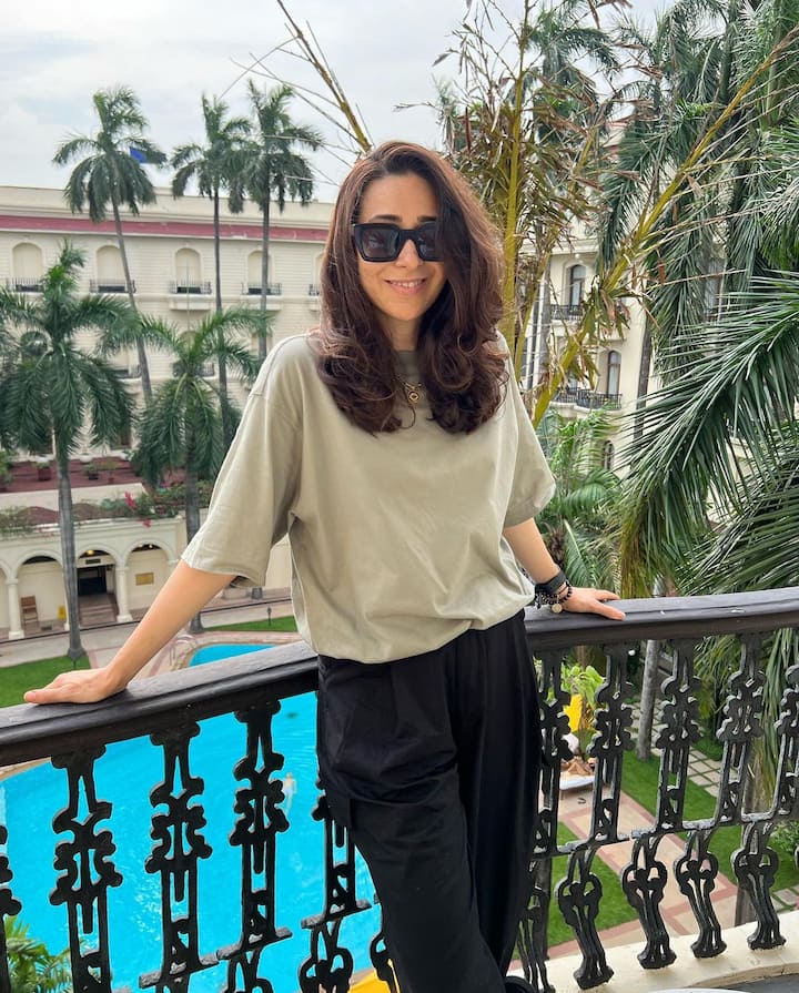 करिष्मानं नुकतेच तिच्या 'कूल' लूकमधील फोटो सोशल मीडियावर शेअर केले आहेत.  (Karisma Kapoor/Instagram)