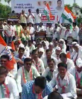 Photo : राहुल गांधींच्या समर्थनार्थ काँग्रेसची राज्यभर निदर्शनं