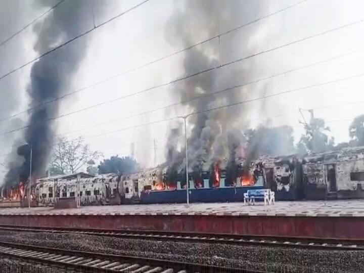 Agnipath Military Recruitment Scheme protestors burns trains in Bihar many trains cancelled as tension intensifies Agnipath Scheme Protest: দাউদাউ করে জ্বলছে ট্রেন, অবরুদ্ধ জন শতাব্দি এক্সপ্রেস, 'অগ্নিপথ' বিক্ষোভে তপ্ত বিহার