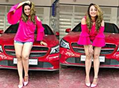 Rani Chatterjee Latest Photos: ਰੈੱਡ ਮਰਸੀਡੀਜ਼ ਦੇ ਸਾਹਮਣੇ ਸ਼ਾਰਟ ਡਰੈੱਸ 'ਚ ਰਾਣੀ ਚੈਟਰਜੀ ਨੇ ਦਿੱਤਾ ਕਾਤਲਾਨਾ ਪੋਜ਼, ਫ਼ੈਨਜ ਹੋਏ ਦੀਵਾਨੇ