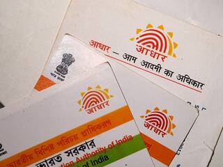 Aadhaar-Voter List Linkage: આધાર ડેટા લીકને લઈને ચૂંટણી પંચ લાલઘૂમ, ચૂંટણી અધિકારીઓને આપી ચેતવણી