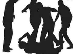 Bijnor News: बिजनौर में बिजली विभाग की टीम पर ग्रामीणों का जानलेवा हमला, इंजीनियर को फावड़े से किया घायल