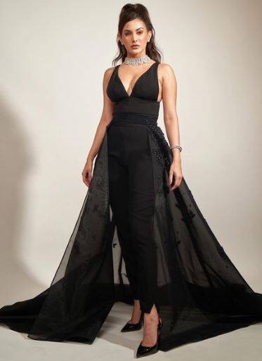 Amyra Dastur ਨੇ ਬਲੈਕ ਲੁੱਕ 'ਚ ਬਿਖੇਰਾ ਜਲਵਾ