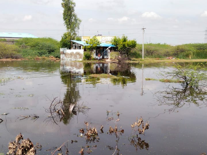 கரூரில் இரவில் கொட்டி தீர்த்த கனமழை - வீடுகளுக்குள் புகுந்த தண்ணீர்...!