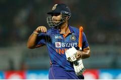 IND vs SA: 'पंत की खोज में हमने कार्तिक और सैमसन को खो दिया', टी20 सीरीज में फ्लॉप प्रदर्शन के बाद खूब ट्रोल हो रहे ऋषभ