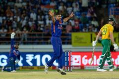 Avesh Khan: মাঠ থেকেই বাবার জন্মদিনে উপহার, মন জিতলেন আবেশ