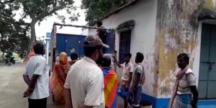 hanging body of primary para teacher was recovered from the house in Murshidabad Murshidabad: বাড়ি থেকে প্রাথমিকের পার্শ্বশিক্ষকের ঝুলন্ত দেহ উদ্ধার, আত্মহত্যা বলে প্রাথমিক তদন্তে অনুমান