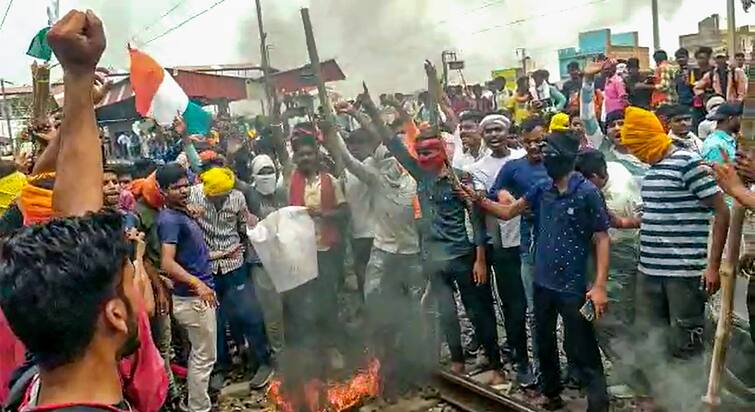 Agnipath protests Internet services suspended till tomorrow in 15 Bihar districts Sec 144 imposed in UP's Ayodhya Agnipath Protests: ‘অগ্নিপথে’ আজও আগুন, 'অশান্ত' বিহারে বন্ধ ইন্টারনেট, ১৪৪ জারি অযোধ্যায়