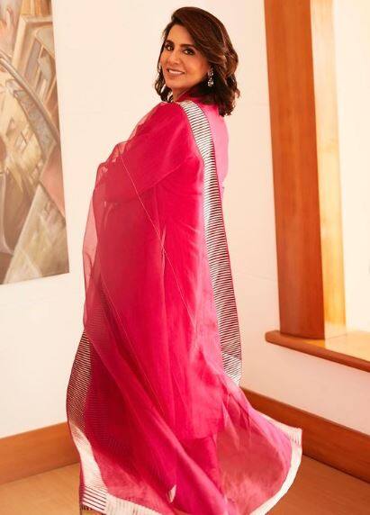 उन्होंने कहा, “पहले दिन मैं सेट पर गई, मैंने एक तस्वीर भी पोस्ट की कि यह पहली बार था जब मैं उनके बिना घर से बाहर निकल रही थी. मुझे यकीन है कि वह मुझे आशीर्वाद दे रहे थे, जिससे मेरे लिए चीजें आसान हो गईं. लेकिन सच कहूं तो उनके साथ अभिनय नहीं करना मुश्किल था. यह कठिन था.”