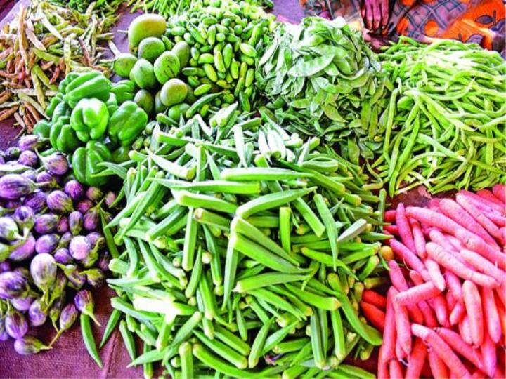 Vegetables Price List Today 18 June 2022 Vegetable Rate Today in Chennai Tamil Nadu Latest Market Price Vegetables Price Today:  கத்தரிக்காய் கம்மி விலை.. கொத்தவரை கொடூர விலை.. இன்றைய காய்கறி நிலவரம்!