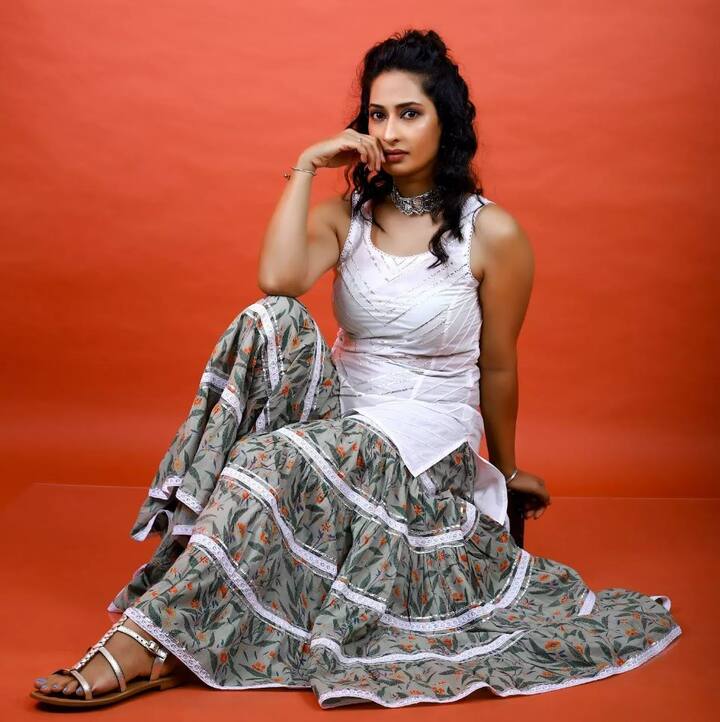 Priya Marathe Photos : અભિનેત્રી પ્રિયા મરાઠે મરાઠી મનોરંજનની દુનિયામાં જાણીતું નામ છે. પ્રિયાએ ઘણી હિન્દી અને મરાઠી સિરિયલોમાં કામ કર્યું છે.