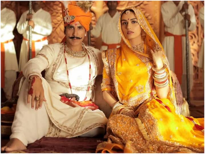 Akshay Kumar's Samrat Prithviraj failed at box office because of  Kamal Haasan's Vikram and Adivi Sesh's Major - Actress Manushi Chhillar breaks silence Manushi Chhillar On Samrat Prithviraj failure: 'విక్రమ్', 'మేజర్' వల్లే అక్షయ్ కుమార్ 'పృథ్వీరాజ్' ప్లాప్ అయ్యిందా? హీరోయిన్ మాటలు విన్నారా?