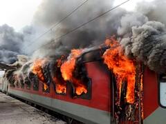 Agnipath Yojana Violence: आरक्षण से लेकर सस्ते कर्ज तक.. देशभर में बवाल के बाद अग्निवीरों के लिए सरकार ने किए ये बड़े ऐलान