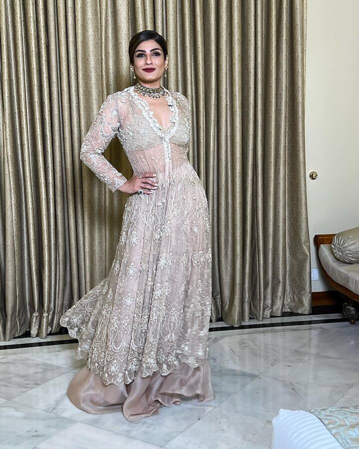 अलीकडेच तिने तिच्या इंस्टाग्रामवर तिचे काही फोटो शेअर केले आहेत, ज्यात ती सुंदर दिसत आहे. (Instagram/officialraveenatandon)