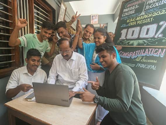 Jharkhand Board 12th Toppers List: झारखंड बोर्ड 12वीं कॉमर्स में निक्की कुमारी ने किया टॉप, यहां देखें टॉपर्स लिस्ट