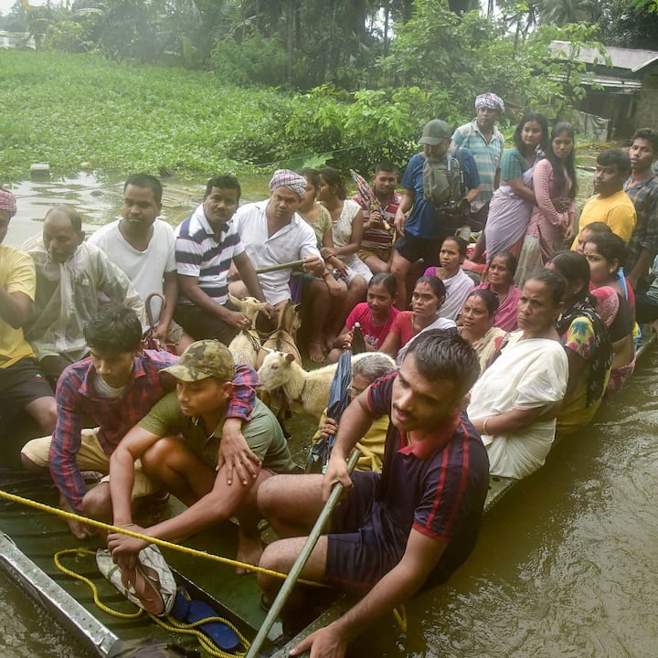 অসমের হোজাই, নলবাড়ি, বাজালি, ধুবরি, কামরুপ, কোকড়াঝাড়, সোনিতপুর জেলা থেকে প্রাণহানির খবর পাওয়া গেছে।