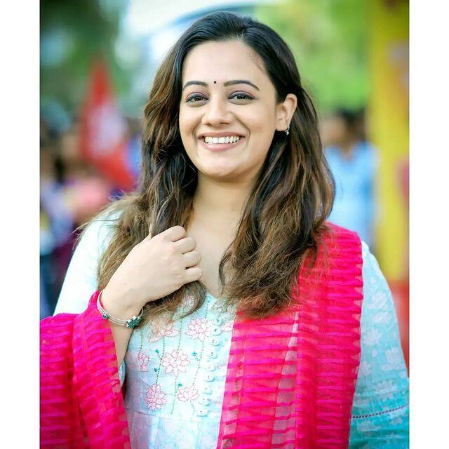 मराठीतील एक अभ्यासू आणि गुणी अभिनेत्री अर्थात स्पृहा जोशी. (photo:spruhavarad/ig)