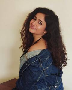 Actress Poonam Bajwa : கண்ண காட்டு போதும்...நடிகை பூனம் பாஜ்வாவின் லேட்டஸ்ட் போட்டோஸ்..