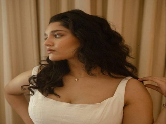 Actress Ritika Singh : அதிரி புதிரியான அழகு... போட்டோஷுட்டில் அசத்திய நடிகை ரித்திகா சிங்..! Actress Ritika Singh : அதிரி புதிரியான அழகு... போட்டோஷுட்டில் அசத்திய நடிகை ரித்திகா சிங்..!