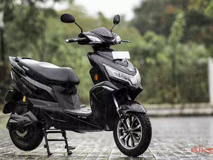 ही हाय स्पीड इलेक्ट्रिक स्कूटर आहे, जी चालवण्यासाठी ड्रायव्हिंग लायसन्स आणि नोंदणी आवश्यक आहे. तुम्ही कंपनीच्या वेबसाइट किंवा डीलरशिपला भेट देऊन Okinawa Praise Pro बुक करू शकता. ऑनलाइन बुकिंगसाठी कंपनी 2,000 रुपये आकारते.