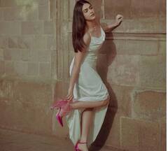 Mrunal Thakur Photos: 'ਜਰਸੀ' ਅਦਾਕਾਰਾ ਨੇ ਬੈਕਲੇਸ ਗਾਊਨ 'ਚ ਕਰਵਾਇਆ ਫੋਟੋਸ਼ੂਟ, ਫੈਨਜ਼ ਨੇ ਕਿਹਾ- ਉਫ ਤੇਰੀ ਅਦਾ!