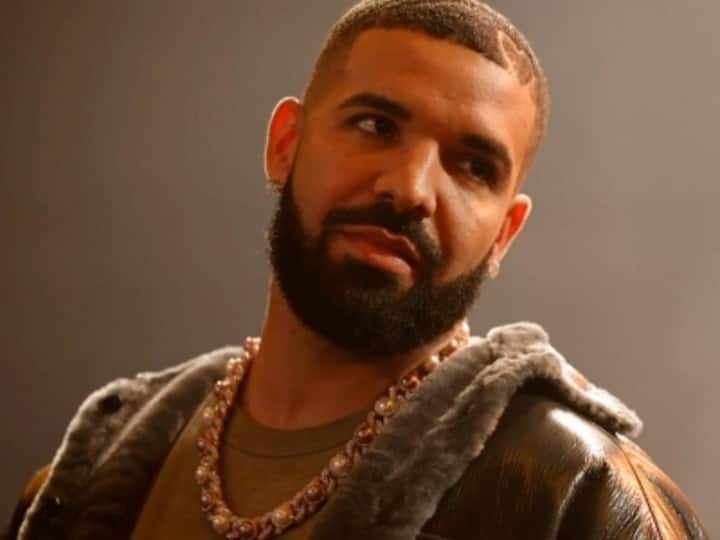 Drake Pays Tribute To Sidhu Moose Wala, Plays Late Singer's Hit Songs On His Radio Show Drake Pays Tribute To Sidhu Moose Wala, Plays Late Singer's Hit Songs On His Radio Show