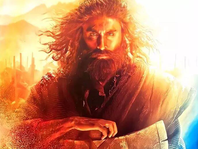 Shamshera poster leaked: Ranbir Kapoor's rugged look from dacoit action drama is going viral Shamshera Poster Out: ਕਾਫੀ ਡਰਾਉਣਾ ਹੈ ਫਿਲਮ 'ਸ਼ਮਸ਼ੇਰਾ' 'ਚ ਰਣਬੀਰ ਕਪੂਰ ਦਾ ਲੁੱਕ! ਪੋਸਰਟ ਵੇਖ ਉੱਡ ਜਾਣਗੇ ਹੋਸ਼