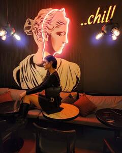 Mouni Roy Photos: हसीन पलों को फिर से याद करती दिखीं मौनी रॉय, सैटरडे फोटो डंप किया शेयर