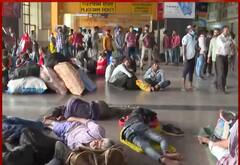 Agnipath Protest : प्रदर्शन के चलते रेलवे स्टेशन पर 2 दिनों से फंसे आम लोग, जानिए ग्राउंड के हालात