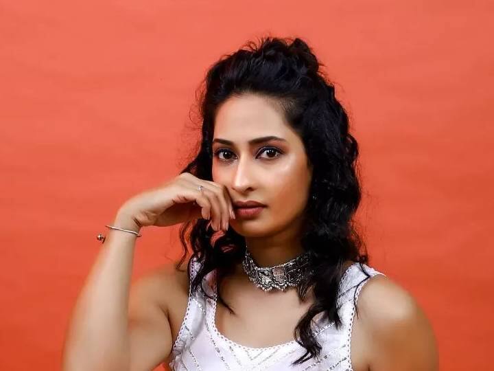 अभिनेत्री प्रिया मराठे हे मराठी मनोरंजन विश्वातील एक चर्चित नाव आहे. प्रियाने अनेक हिंदी, मराठी मालिकांमधून आपल्या अभिनयाची चुणूक दाखवली आहे.(Photo : @priyamarathe/IG)