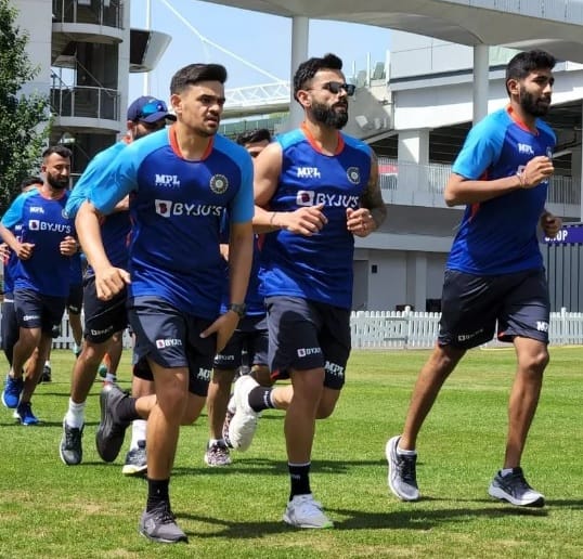 আসন্ন সিরিজে রোহিত শর্মার নেতৃত্বে খেলতে নামবে টিম ইন্ডিয়া। যদিও রোহিত এখনও ইংল্যান্ডে যাননি। তিনি পরে দলের সঙ্গে যোগ দেবেন।
