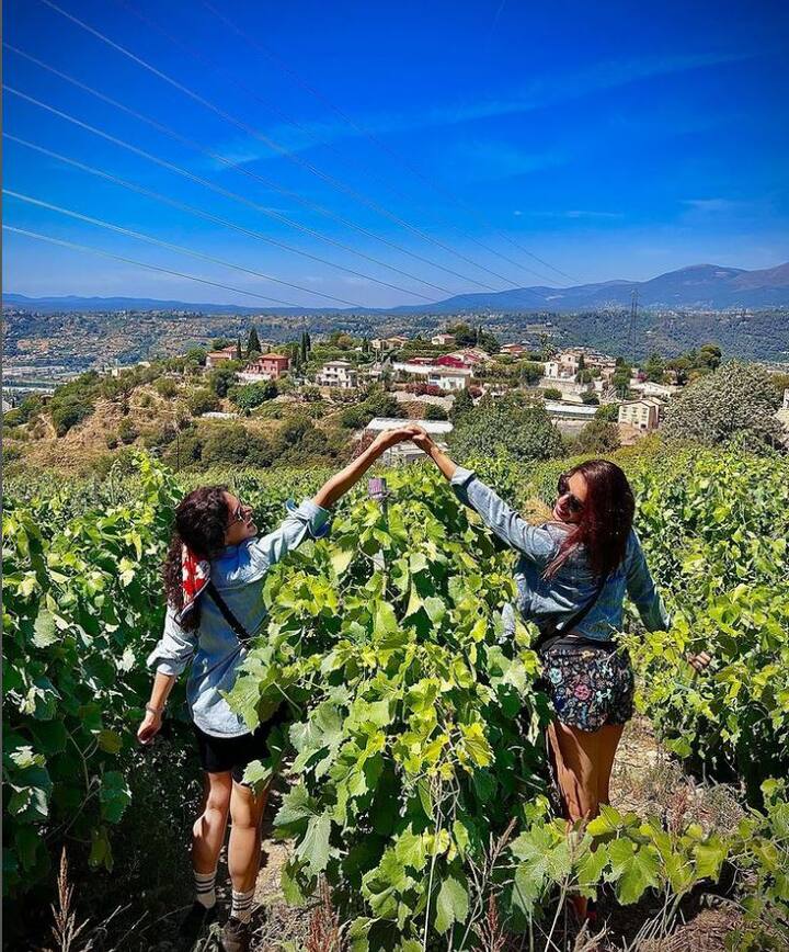 તાપસીની આ તસવીરોમાં તેની ખુશી સ્પષ્ટ દેખાઈ રહી છે. ફોટો જોઈને સમજાય છે કે તાપસી તેની ટ્રિપને કેટલી એન્જોય કરી રહી છે.(All Photos-Instagram)