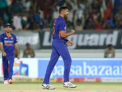 IND vs SA, 4th T20: चार विकेट्स घेऊन आवेश खानचं वडिलांना खास बर्थडे गिफ्ट!