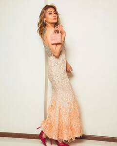 Urvashi Dholakia Pics: 43 साल की उम्र में टीवी की 'विलेन' उर्वशी ढोलकिया ने शेयर की ऐसी तस्वीरें, मच गया कोहराम